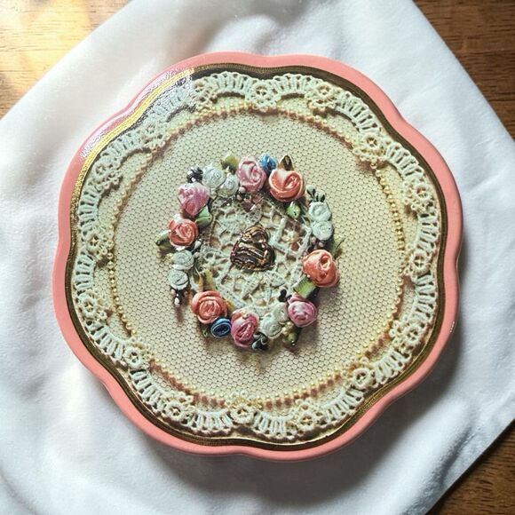 Avon Other - VTG 1981 Avon Valentines Day Tin Sweet Sentiments Pink Roses Lace Heart Shabby